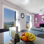 Coastal Charm Modern Seaside Escape Apartment *