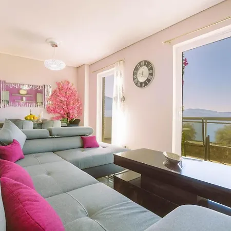 아파트 Coastal Charm Modern Seaside Escape *