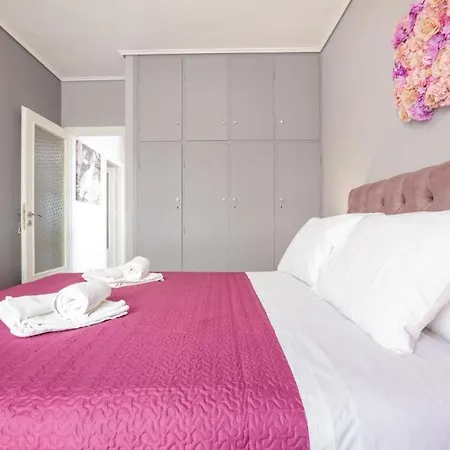 Апартаменты Coastal Charm Modern Seaside Escape Каламата