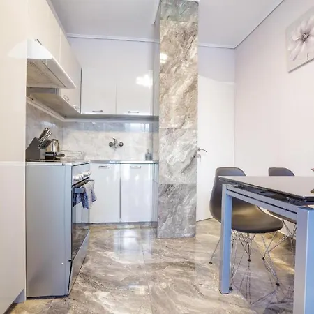 Апартаменты Coastal Charm Modern Seaside Escape *