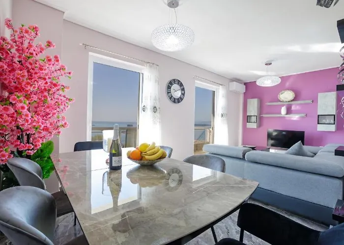 Coastal Charm Modern Seaside Escape